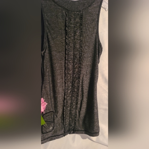 🍋 Lululemon Charcoal Gray Ruffle Cool Sleeveless Athletic Tank Size 8 - Picture 5 of 9